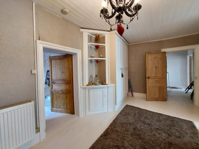 French property for sale in Ydes, Cantal - €90,000 - photo 5