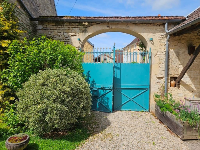 French property for sale in Stigny, Yonne - €249,000 - photo 1