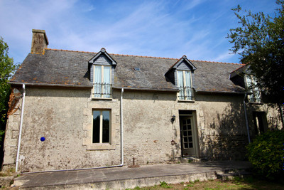 Maison à vendre à Kergrist-Moëlou, Côtes-d'Armor, Bretagne, avec Leggett Immobilier