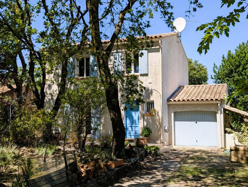 French property for sale in Maubec, Vaucluse - €485,000 - photo 2