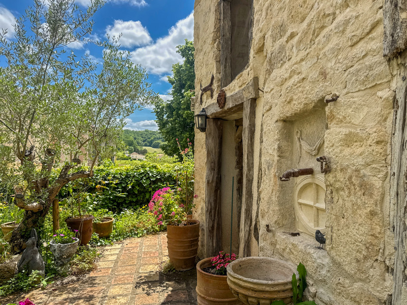 French property for sale in Montcuq-en-Quercy-Blanc, Lot - €310,000 - photo 1