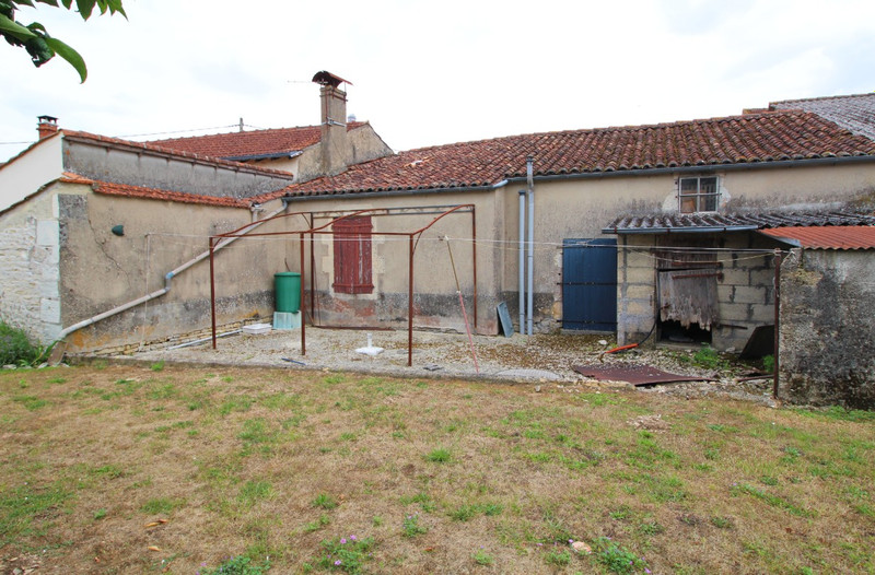 French property for sale in Chives, Charente-Maritime - €36,600 - photo 1