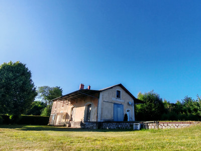 Maison à vendre à Saint-Gervais-d'Auvergne, Puy-de-Dôme, Auvergne, avec Leggett Immobilier