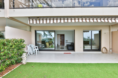 French property for sale in Nice, Alpes-Maritimes - €750,000 - photo 2