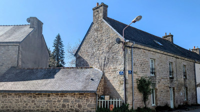 French property for sale in Guémené-sur-Scorff, Morbihan - €212,930 - photo 1