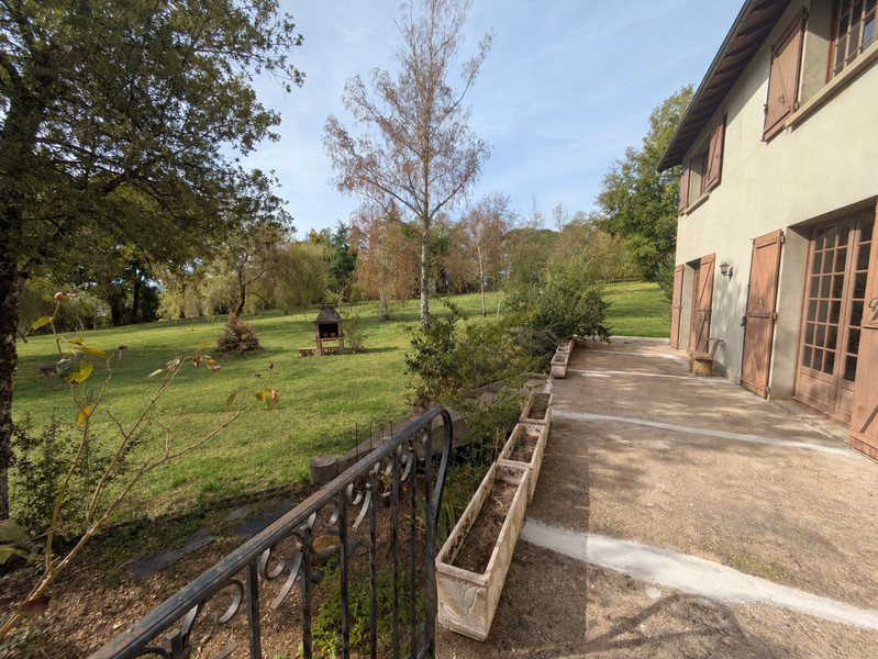 French property for sale in Saint-Cyr-la-Roche, Corrèze - €243,500 - photo 2