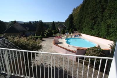 Stunning gite complex and main residence, set in beautiful countryside, only 10 mins drive from Mazamet. Spectacular.