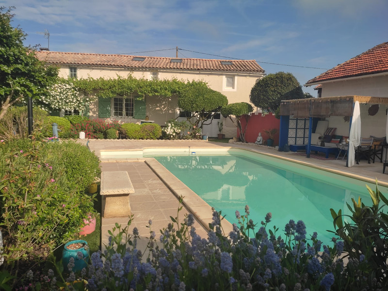 Propriété à vendre à Sainte-Foy-la-Grande, Gironde - 349 000 €