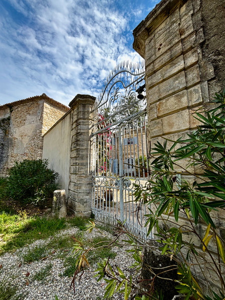 French property for sale in Saint-Jean-de-Maruéjols-et-Avéjan, Gard - €950,000 - photo 11