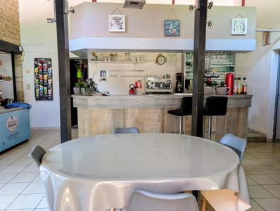 French property for sale in Mansle, Charente - €210,000 - photo 5