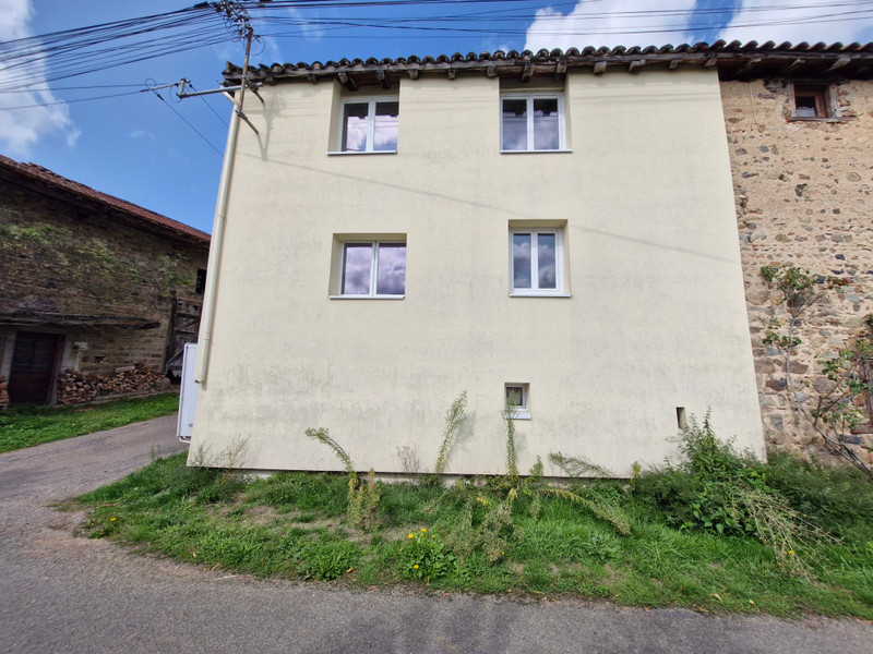 French property for sale in Saint-Pierre-le-Vieux, Saône-et-Loire - €105,500 - photo 0
