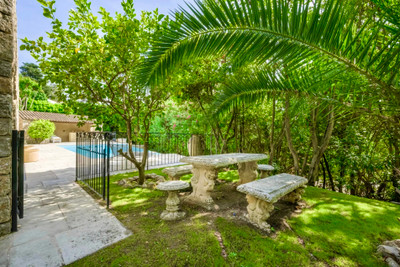 French property for sale in Mougins, Alpes-Maritimes - €2,495,000 - photo 9
