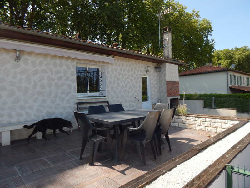 French property for sale in Ronsenac, Charente - €185,000 - photo 3