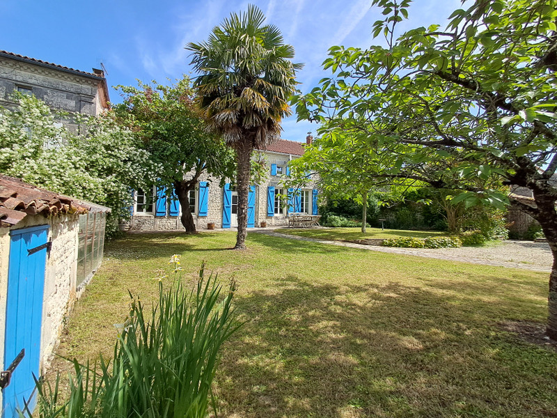 French property for sale in Bresdon, Charente-Maritime - €248,500 - photo 9