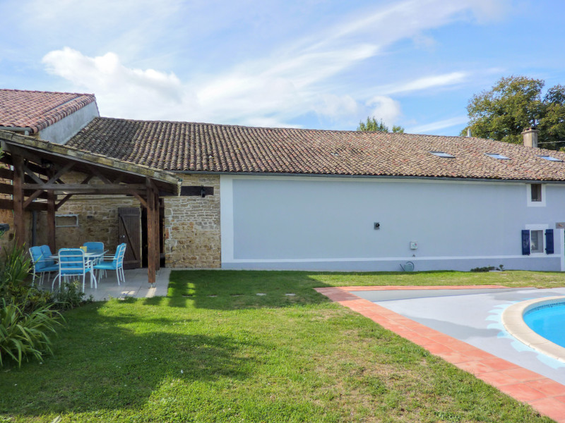 French property for sale in Lezay, Deux-Sèvres - &#8364;329,000 - photo 10