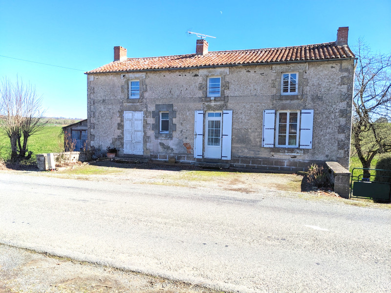 French property for sale in Breuil-Barret, Vendée - €99,000 - photo 2