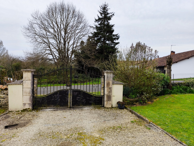 French property for sale in Le Grand-Madieu, Charente - €178,200 - photo 9