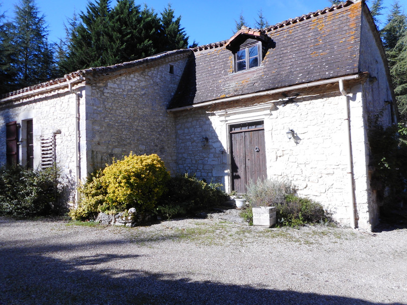 French property for sale in Thénac, Dordogne - &#8364;477,000 - photo 2