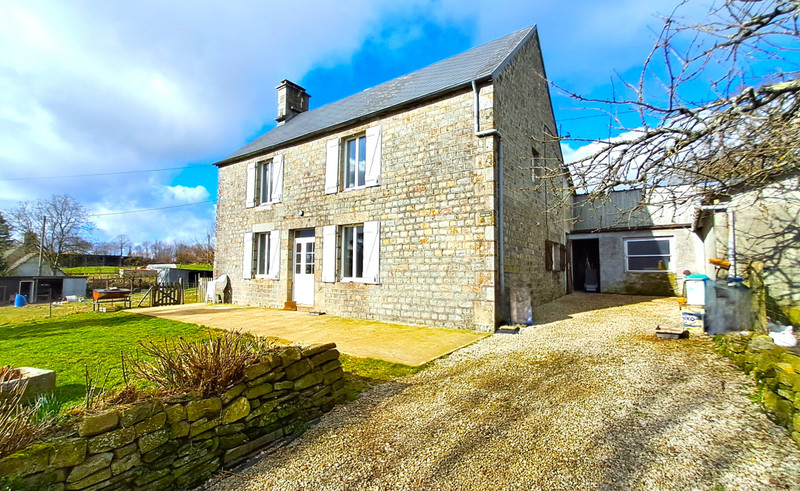 Maison à vendre à Ger, Manche - 168.500 € - photo 1