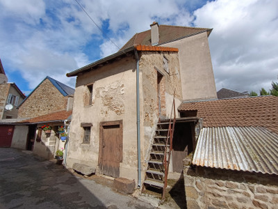 French property for sale in Auzances, Creuse - €39,900 - photo 2