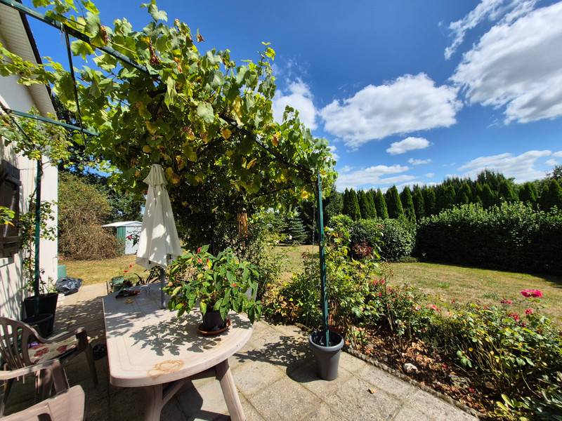 French property for sale in Plusquellec, Côtes-d'Armor - €240,750 - photo 1
