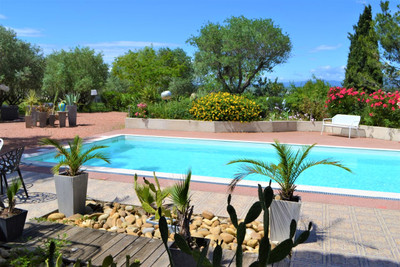 Villa d'architecte, vues panoramiques, 5 chambres, 250 m² habitables, piscine, jardin, garage, atelier