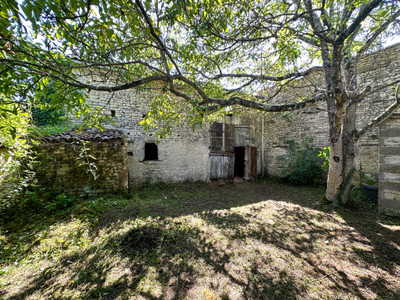 French property for sale in Bresdon, Charente-Maritime - €147,150 - photo 2