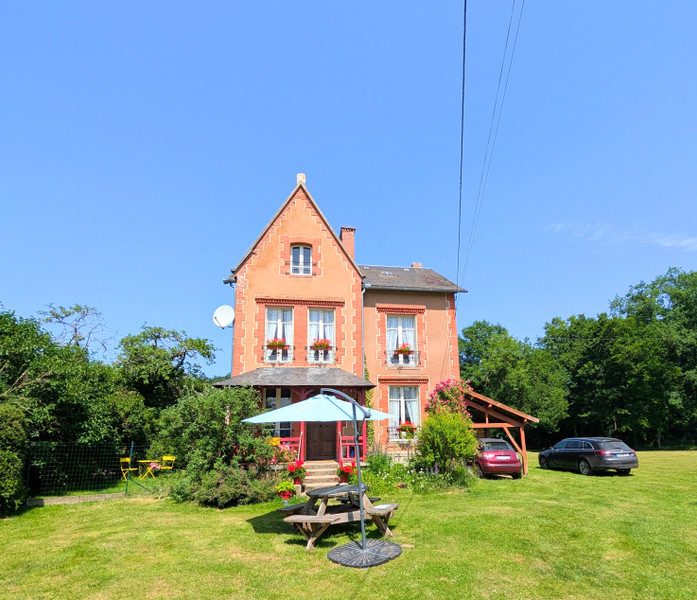 French property for sale in Saint-Maurice-près-Crocq, Creuse - €147,150 - photo 0