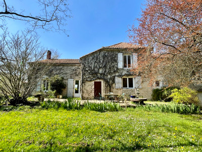 Moulin à vendre à Val-d'Auge, Charente, Poitou-Charentes, avec Leggett Immobilier