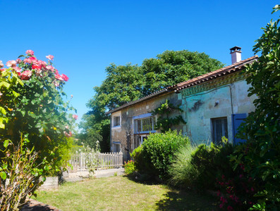 Maison à vendre à Saint Privat en Périgord, Dordogne, Aquitaine, avec Leggett Immobilier