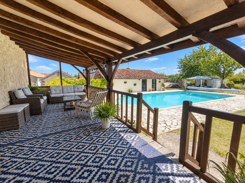 French property for sale in Saint-Romain, Charente - €480,000 - photo 1