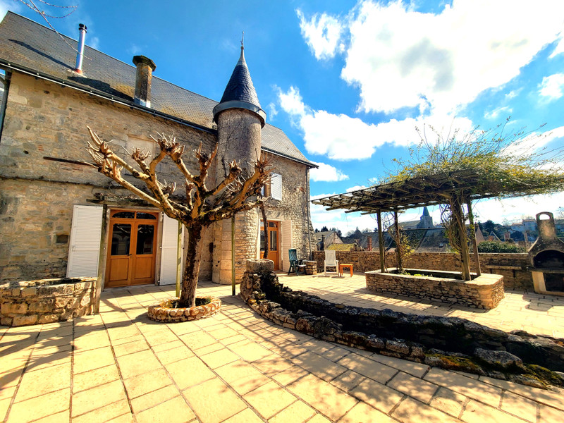 Maison à vendre à Charroux, Vienne - 380.000 € - photo 1