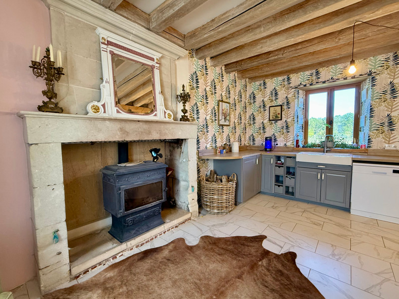 French property for sale in Verrue, Vienne - €233,000 - photo 3