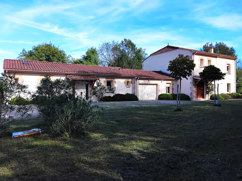 French property for sale in Thenon, Dordogne - €560,000 - photo 0