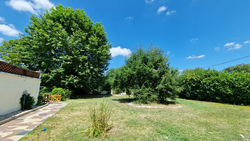 French property for sale in Ménesplet, Dordogne - €320,000 - photo 8