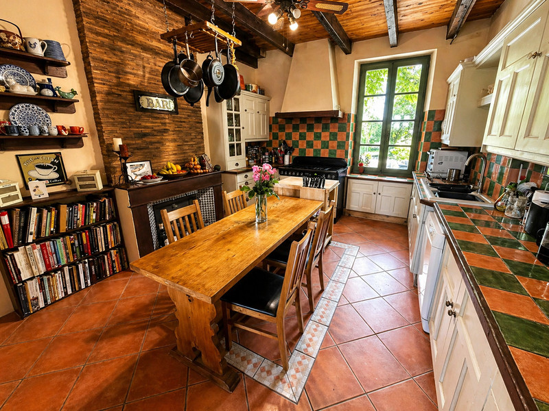French property for sale in Lauzun, Lot-et-Garonne - €710,000 - photo 2