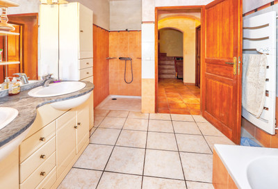 French property for sale in Rustrel, Vaucluse - €445,000 - photo 7