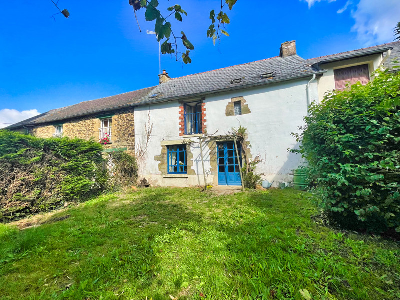 House in Guilliers Morbihan A cosy, quaint cottage with a view, set