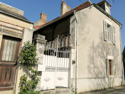 Maison à vendre à Le Blanc, Indre, Centre, avec Leggett Immobilier