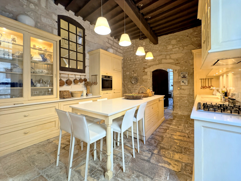 French property for sale in Saint-Rémy-de-Provence, Bouches-du-Rhône - €1,550,000 - photo 2