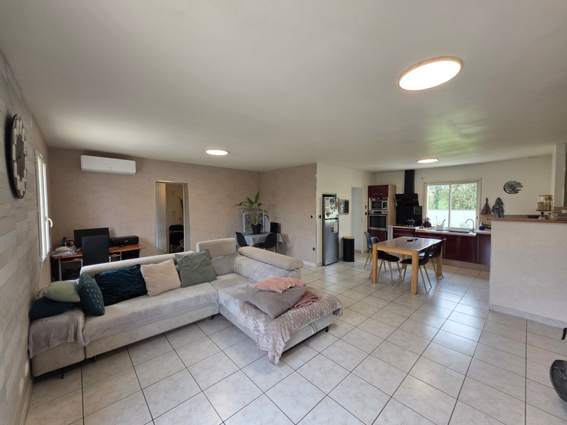 French property for sale in Cellettes, Charente - €172,000 - photo 4