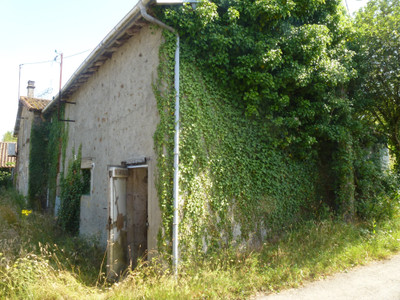 Maison à vendre à Clavé, Deux-Sèvres, Poitou-Charentes, avec Leggett Immobilier