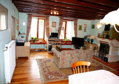 French property for sale in Fontaine-Chalendray, Charente-Maritime - €267,500 - photo 3