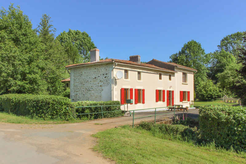 French property for sale in Saint-Lin, Deux-Sèvres - €245,000 - photo 0