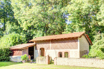 GîTE & EVENTS BUSINESS NEAR PAU! MAISON-DE-MAÎTRE WITH 2 GÎTES + 3 YURTS + WEDDINGS, SEMINARS, RETREATS...