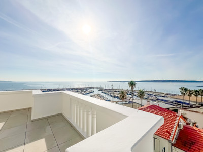 Exceptional and prestigious 512 sqm triplex apartment in Cannes Palm Beach with 240° panoramic sea views.
