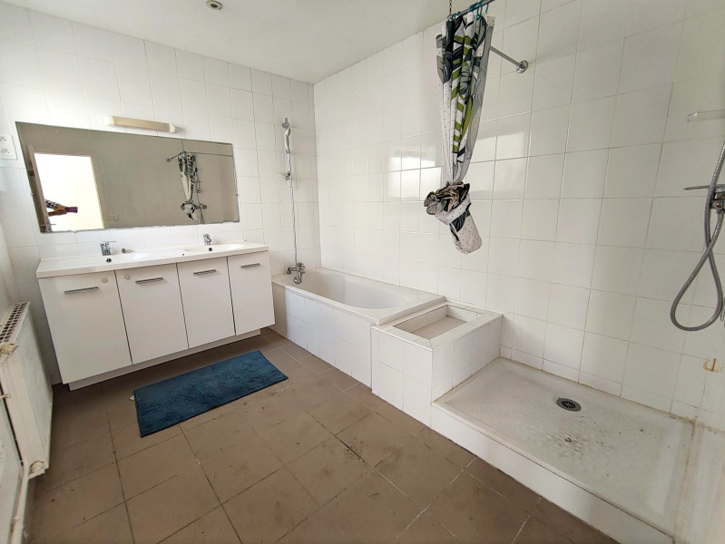 French property for sale in Léognan, Gironde - €399,000 - photo 3