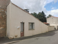 Maison à vendre à La Châtaigneraie, Vendée - 97.900 € - photo 2