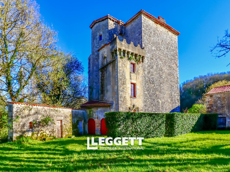 Château 5 pièce(s), MOULINS-SUR-TARDOIRE