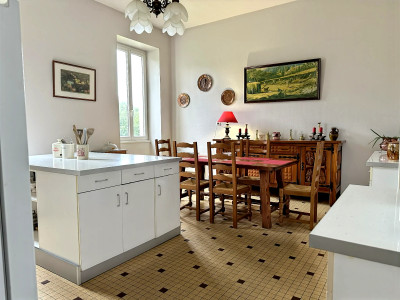 French property for sale in Lesparre-Médoc, Gironde - €515,000 - photo 9